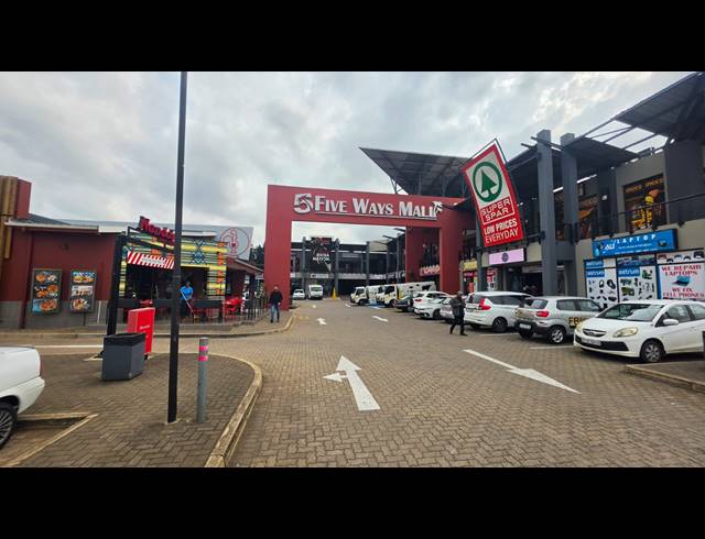 351M² RETAIL TO LET IN FAIRVIEW
